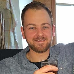 André Büeler ist Dein Musiklehrer im Schwyzerörgeli Online Kurs "Örgeli Meeting"